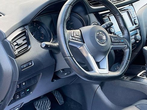 Used 2022 Nissan Rogue Sport SL AWD/4WD image 9