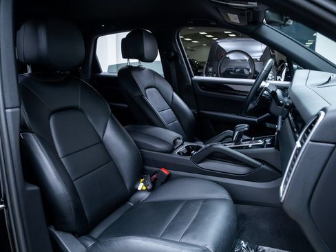 Used 2019 Porsche Cayenne AWD/4WD image 25
