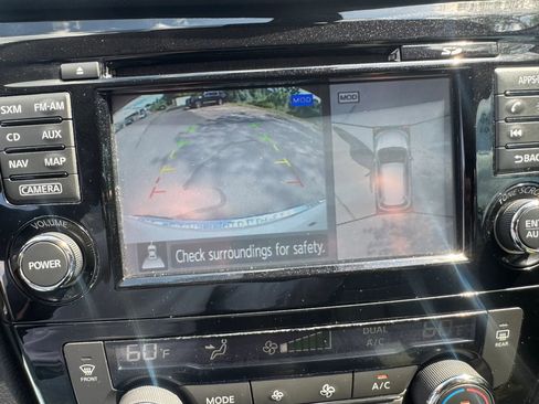 Used 2017 Nissan Rogue SL w/ SL Premium Package FWD image 24
