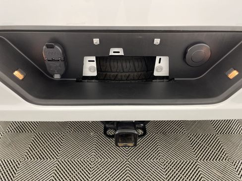 Used 2024 Chevrolet Silverado 1500 Custom image 5