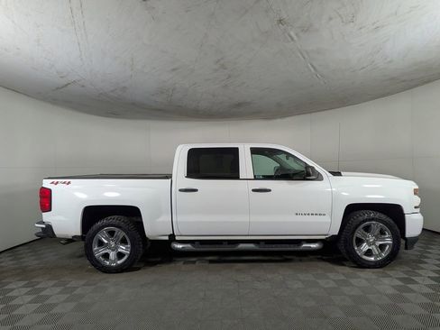 Used 2018 Chevrolet Silverado 1500 Custom w/ Custom Value Package image 6