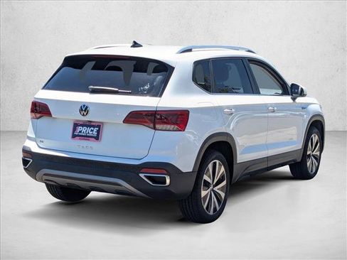 Used 2022 Volkswagen Taos SE FWD image 5