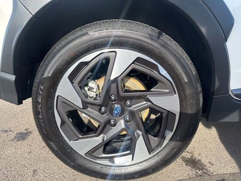 Certified 2025 Subaru Crosstrek 2.5i Limited w/ Crosstrek Mirror Package image 9