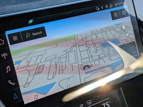 Used 2023 Audi e-tron Premium w/ Convenience Plus Package image 13