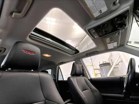 Used 2023 Toyota 4Runner TRD Off-Road Premium w/ Moonroof Package AWD/4WD image 17
