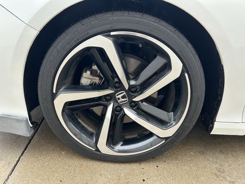 Used 2021 Honda Accord Sport image 11