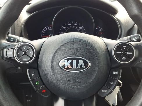 Used 2019 Kia Soul + FWD image 5