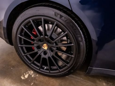 Used 2015 Porsche Panamera GTS AWD/4WD image 4