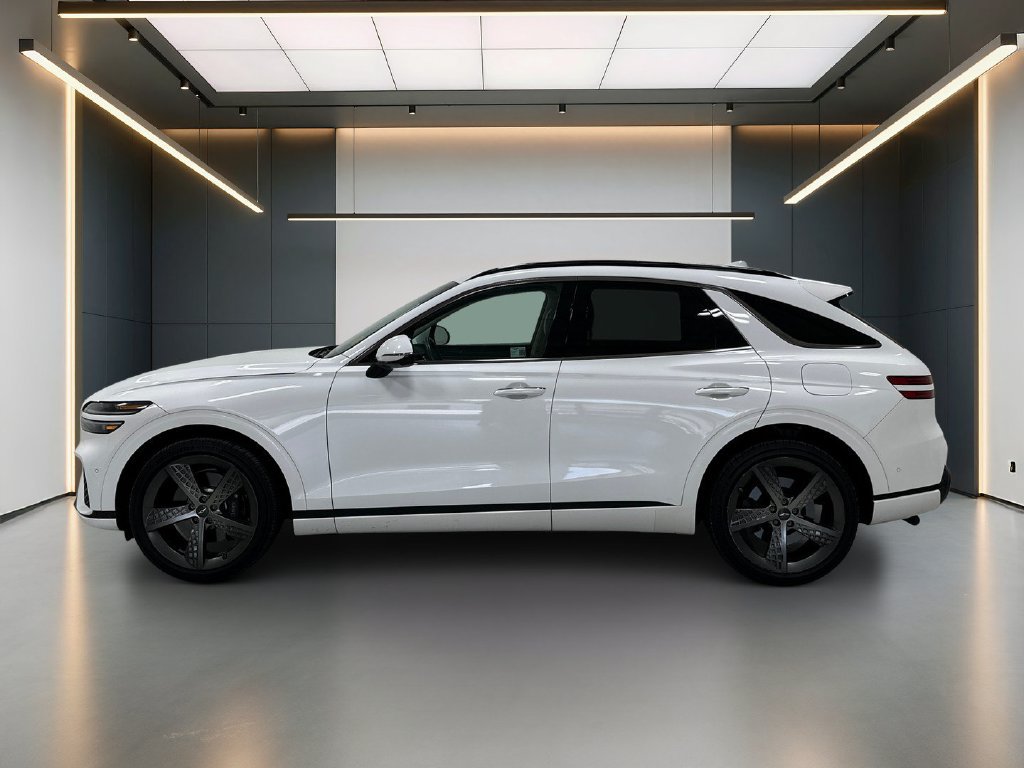 Used 2025 Genesis GV70 3.5T Sport w/ Sport Advanced Package AWD/4WD image 2