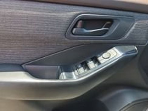 Used 2023 Nissan Rogue S FWD image 19