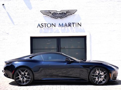 Used 2025 Aston Martin DB12 Coupe RWD image 15