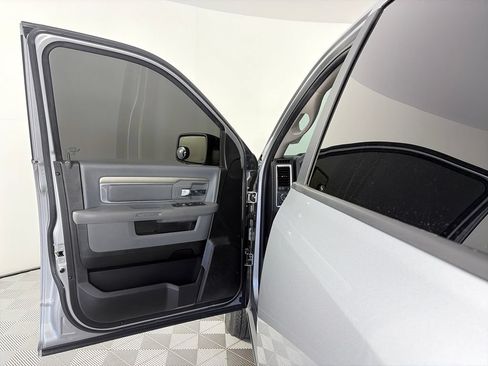 Used 2019 RAM 1500 Big Horn RWD image 10