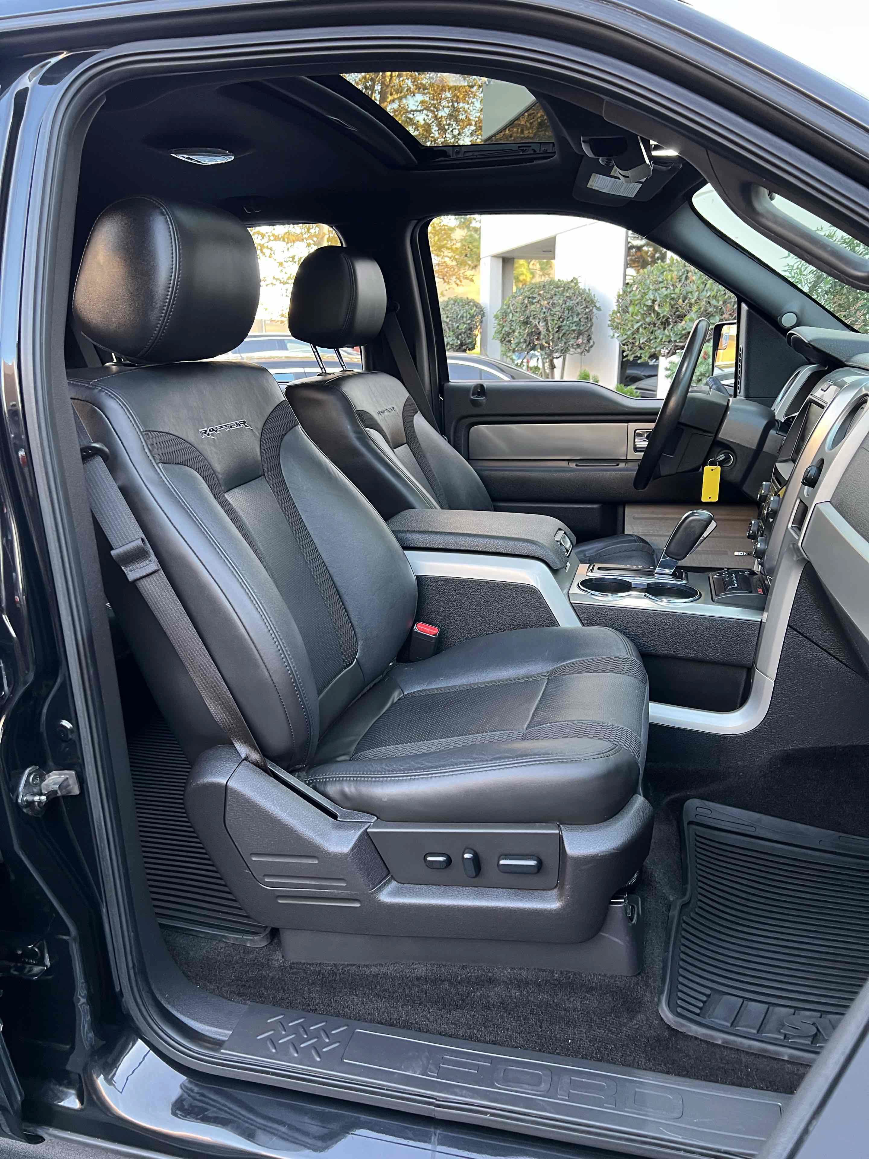 Used 2014 Ford F150 Raptor w/ Equipment Group 801A Luxury AWD/4WD image 40