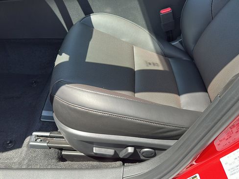 New 2025 MAZDA MAZDA3 Hatchback w/Premium Plus Pkg image 12