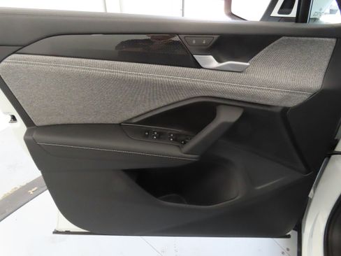 New 2025 Volkswagen Tiguan S image 11