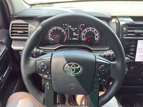 Used 2024 Toyota 4Runner TRD Off-Road Premium w/ Off Road Premium Plus Package AWD/4WD image 9