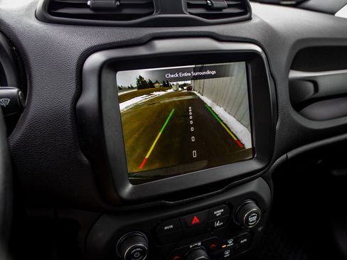 Used 2023 Jeep Renegade Limited image 36