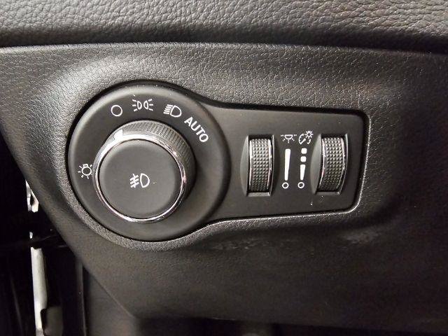 Used 2018 Jeep Compass Trailhawk w/ Cold Weather Group AWD/4WD image 14
