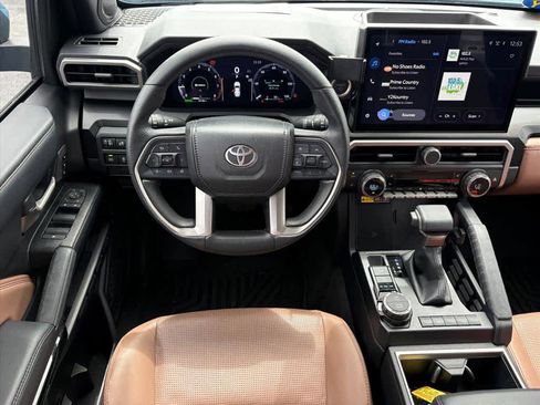 Used 2025 Toyota 4Runner Limited AWD/4WD image 4