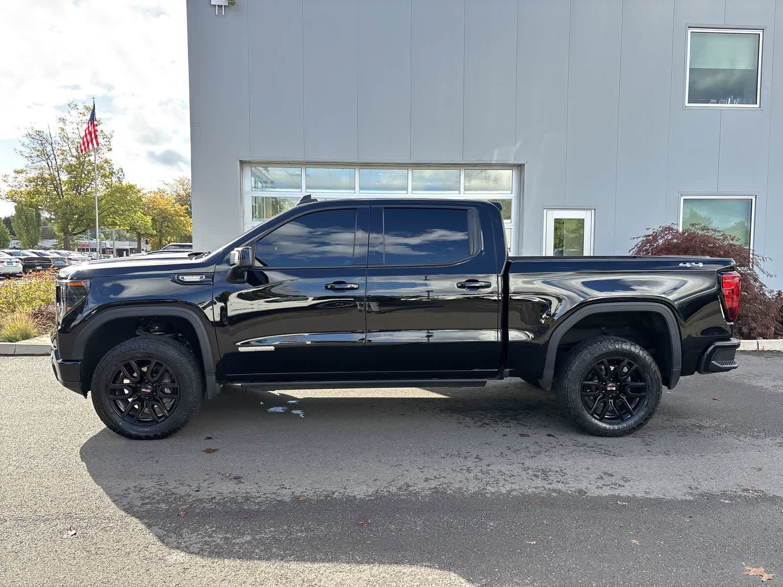 Used 2025 GMC Sierra 1500 Elevation w/ Elevation Premium Package AWD/4WD image 2