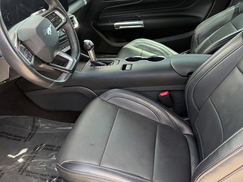 Used 2025 Ford Mustang GT Premium RWD image 12