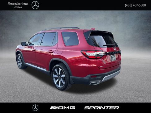 Used 2023 Honda Pilot Touring image 3