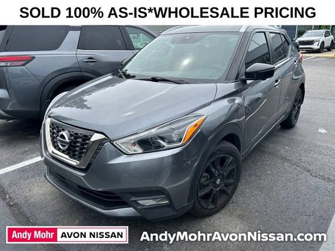 Used 2020 Nissan Kicks SR w/ SR Premium Package FWD image 2