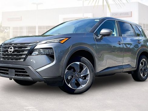 Used 2025 Nissan Rogue SV FWD image 28