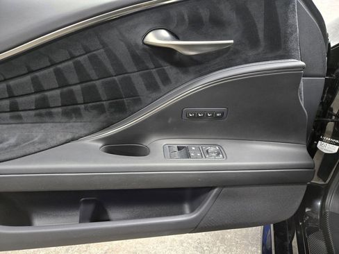 Used 2023 Lexus LC 500 Coupe w/ Performance Package image 9