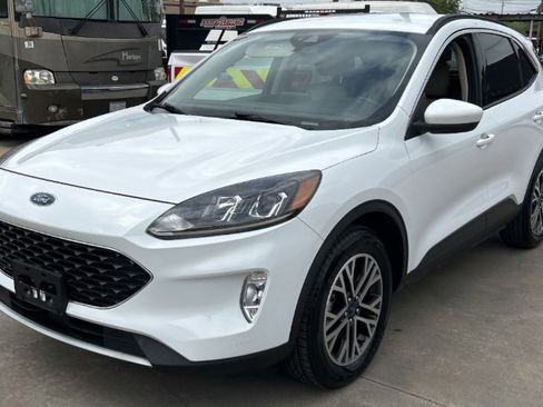Used 2020 Ford Escape SEL image 5
