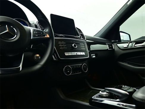 Used 2019 Mercedes-Benz GLE 43 AMG 4MATIC image 25