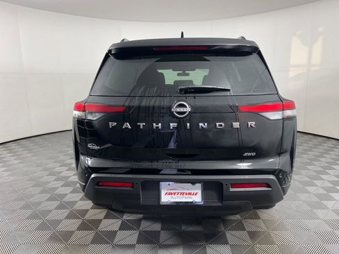 Used 2025 Nissan Pathfinder SV image 13