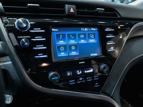 Certified 2020 Toyota Camry SE image 23