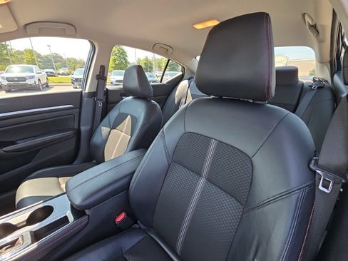 Used 2024 Nissan Altima 2.5 SR FWD image 27