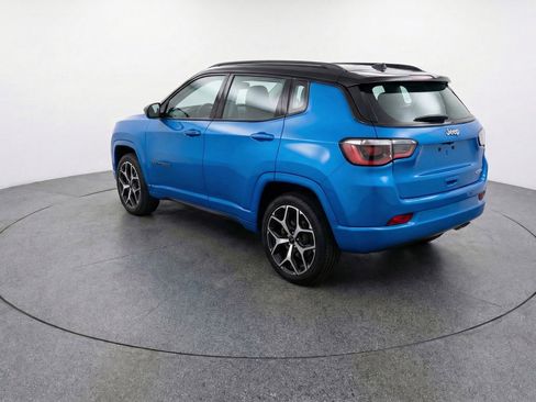 Used 2025 Jeep Compass Limited image 6