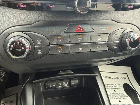 Used 2016 Kia Sorento LX AWD/4WD image 16