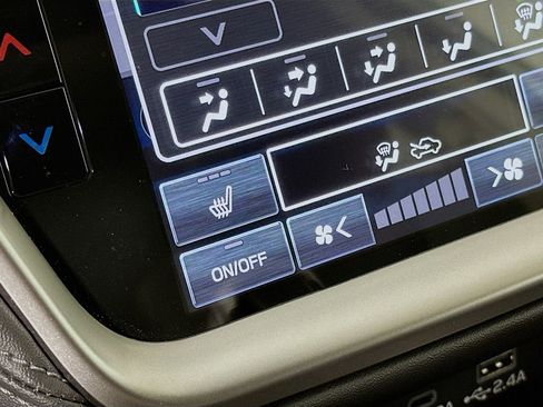 Used 2025 Subaru Outback Premium w/ Popular Package #1A image 27