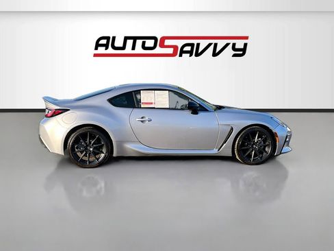 Used 2024 Toyota GR86 Premium RWD image 8