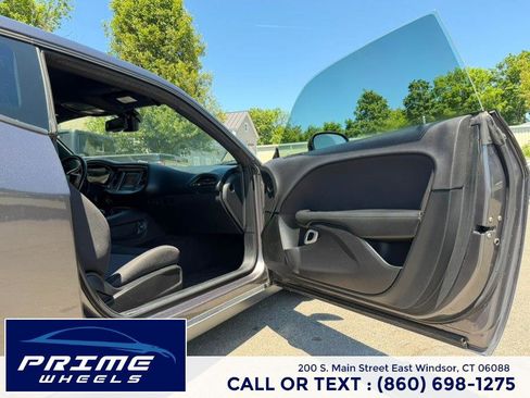Used 2017 Dodge Challenger SXT w/ Blacktop Package RWD image 13