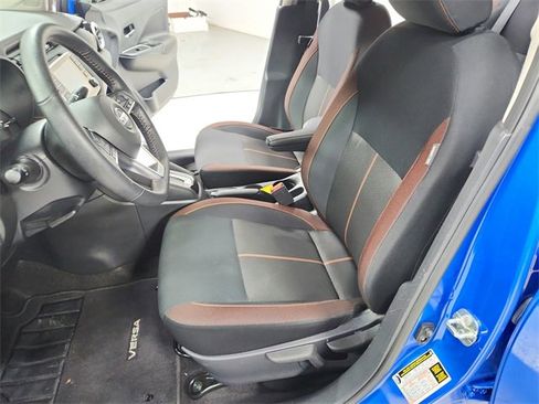 Used 2022 Nissan Versa SR w/ Convenience Package image 19