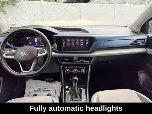 Used 2024 Volkswagen Taos SE w/ Panoramic Sunroof Package AWD/4WD image 15
