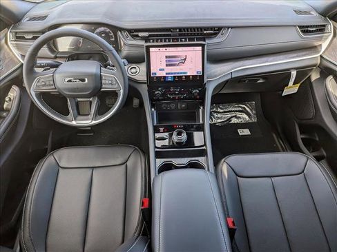 New 2025 Jeep Grand Cherokee Limited w/ Luxury Tech Group II image 16