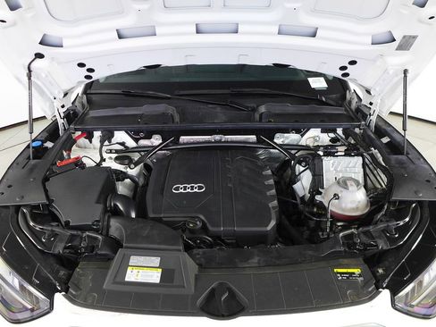 Used 2022 Audi Q5 2.0T Premium w/ Convenience Package image 6