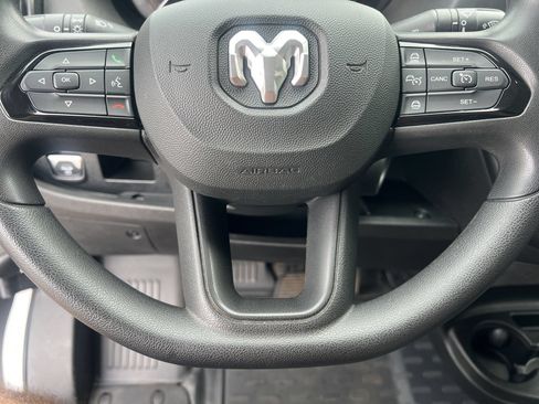 Used 2025 RAM ProMaster 2500 w/ Convenience Group FWD image 8