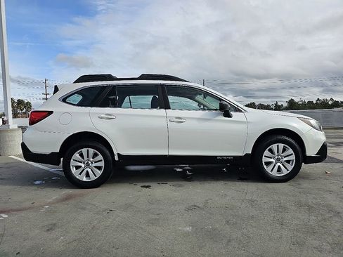 Used 2019 Subaru Outback 2.5i image 9