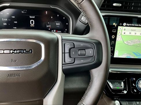 Used 2024 GMC Sierra 2500 Denali w/ Denali Reserve Package AWD/4WD image 15