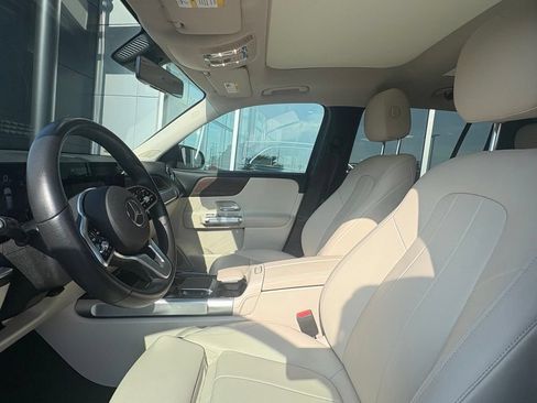 Certified 2022 Mercedes-Benz GLB 250 4MATIC image 11