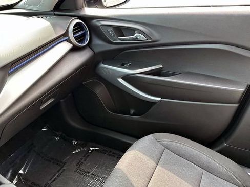 Certified 2024 Chevrolet Trax LS FWD image 28