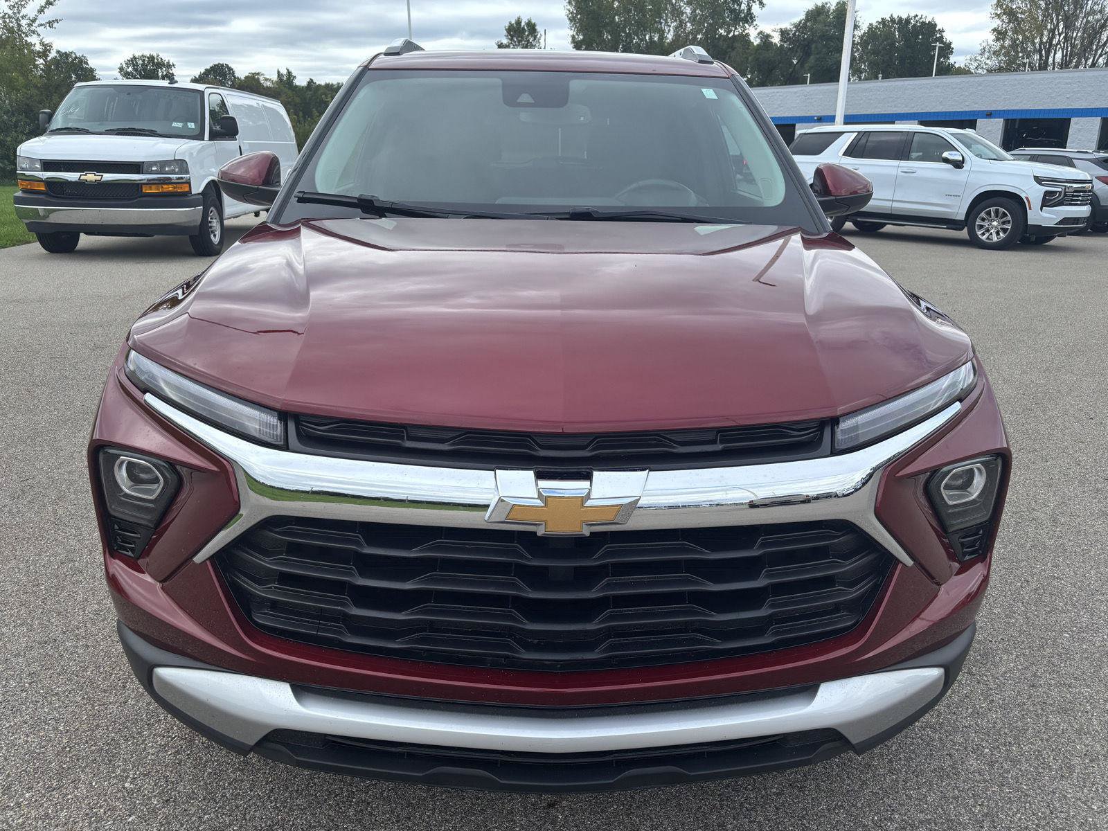 Used 2024 Chevrolet TrailBlazer LT w/ Convenience Package AWD/4WD image 8