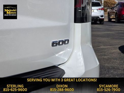 Used 2024 Cadillac Escalade Sport Platinum image 11